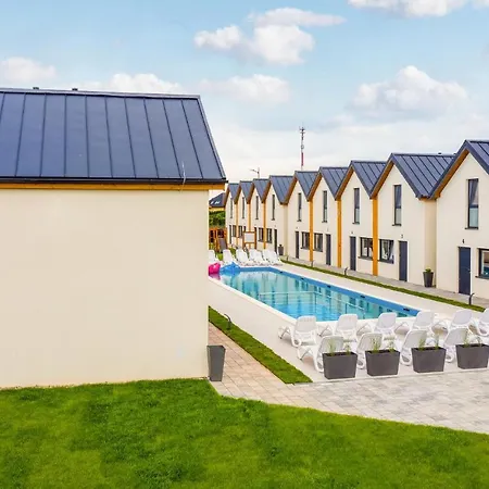 Amazing In With Heated Swimming Pool *
