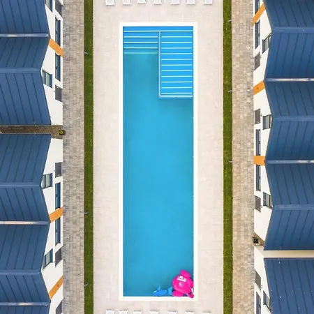 Amazing In With Heated Swimming Pool *